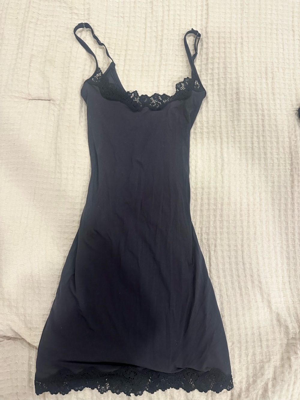 SKIMS Fits everybody lace slip dress Black Onyx XXS
